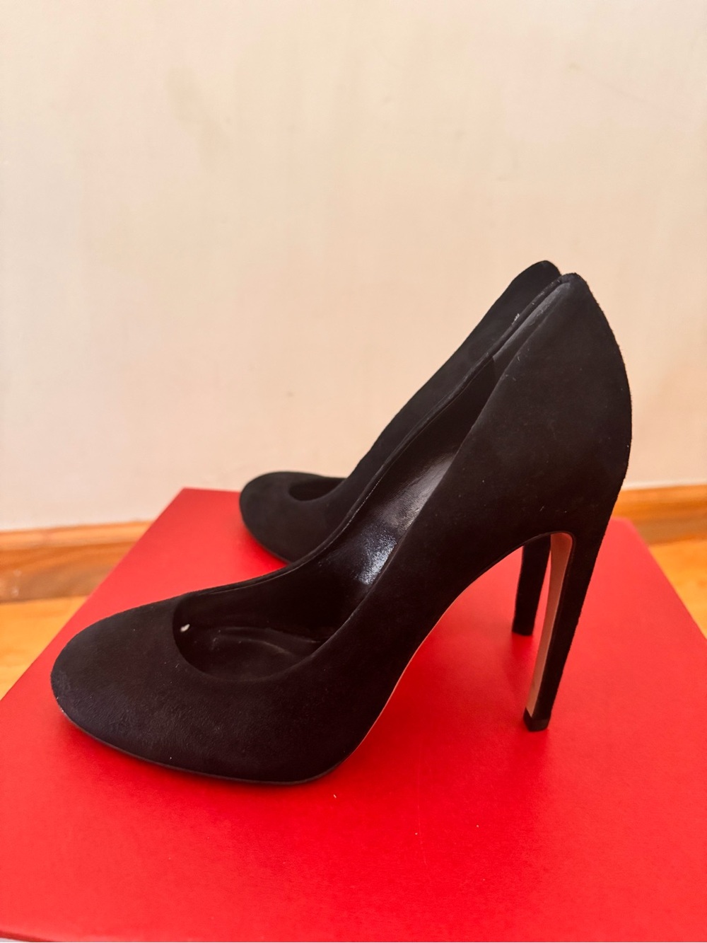 Gucci Black Suede Pointed-Toe Stiletto Pumps